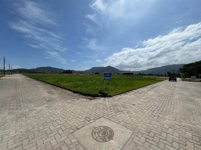 Terreno com 646m², à venda, no bairro Alto Perequê em Porto Belo