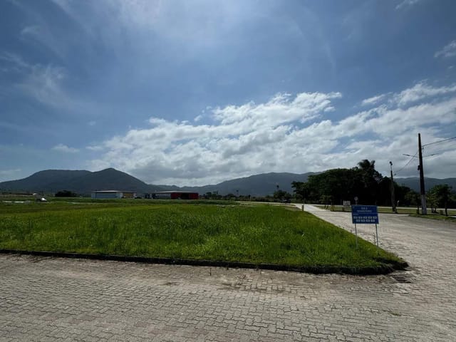 Terreno com 646m², à venda, no bairro Alto Perequê em Porto Belo