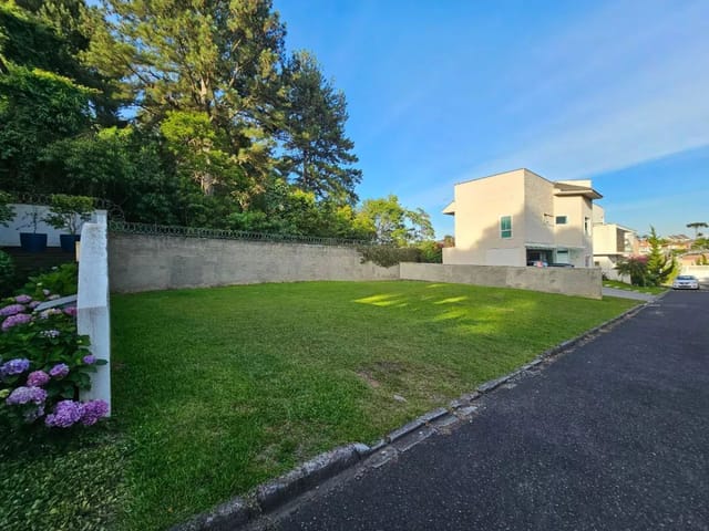 Terreno com 432m², à venda, no bairro Santa Felicidade em Curitiba