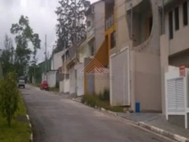 Terreno à venda, no bairro Parque São Vicente em Mauá