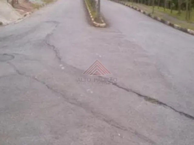 Terreno à venda, no bairro Parque São Vicente em Mauá