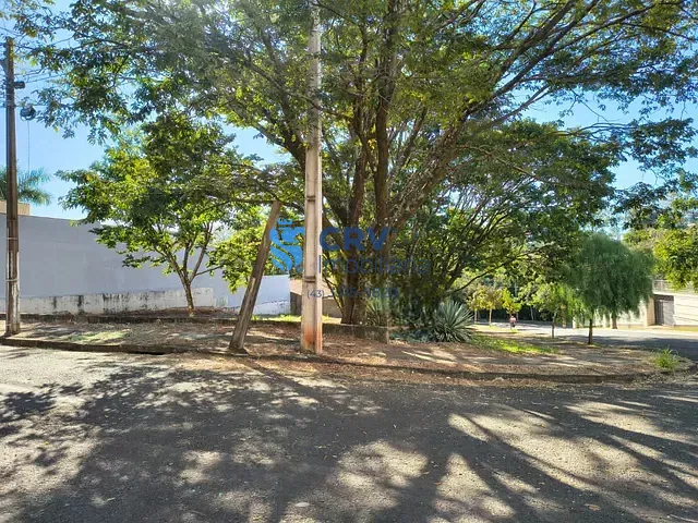 Terreno com 680m², à venda, no bairro Parque Residencial Alcântara em Londrina