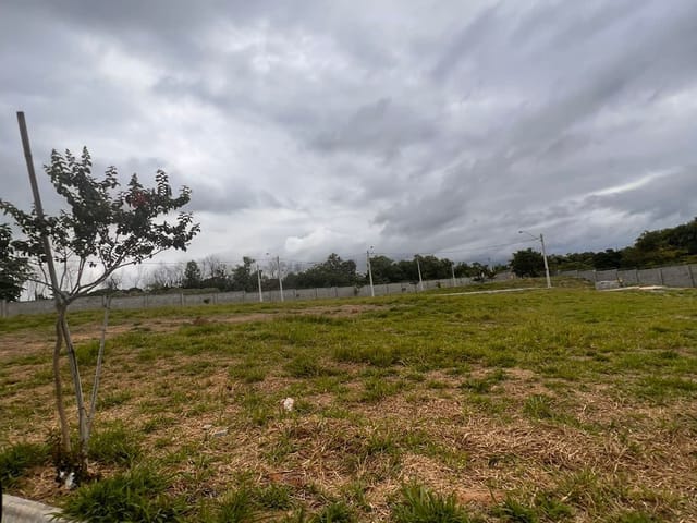 Terreno com 194m², à venda, no bairro Loteamento Industrial Água Preta em Pindamonhangaba