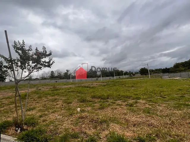 Terreno com 194m², à venda, no bairro Loteamento Industrial Água Preta em Pindamonhangaba