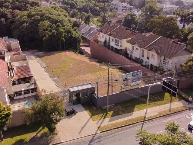 Terreno à venda, no bairro Bom Retiro em Curitiba