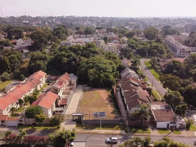 Terreno à venda, no bairro Bom Retiro em Curitiba