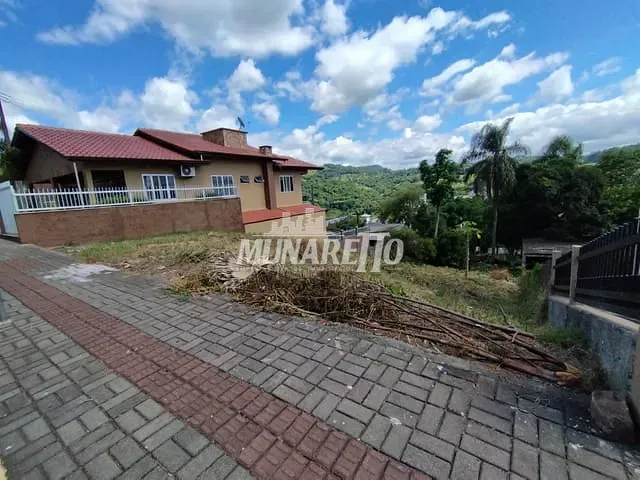 Terreno com 344m², à venda, no bairro Centro em Piratuba