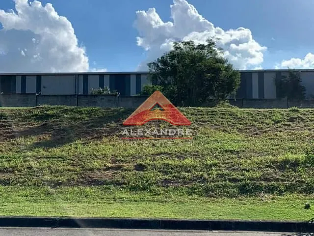 Terreno com 360m², à venda, no bairro Vila São João em Caçapava
