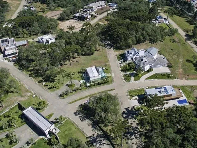 Terreno com 1656m², à venda, no bairro Serrano em Caxias do Sul