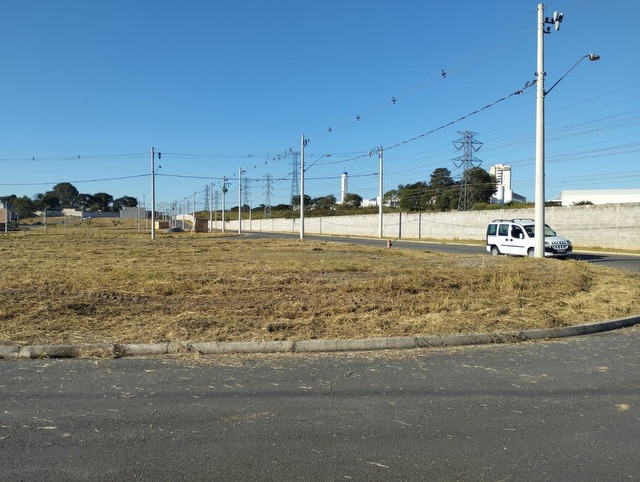 Terreno com 323m², à venda, no bairro Parque das Nações em Pindamonhangaba