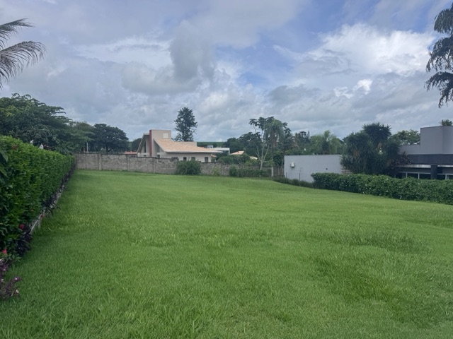 Terreno com 1300m², à venda, no bairro Esperança em Londrina