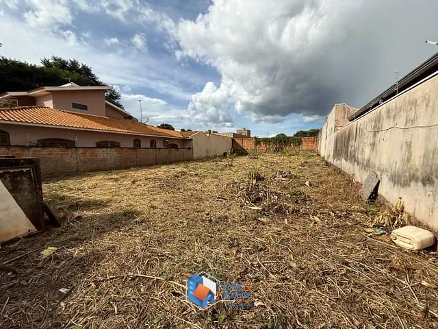 Terreno com 525m² 1 quarto e 1 banheiro, à venda, no bairro Vila Cristal em Brodowski