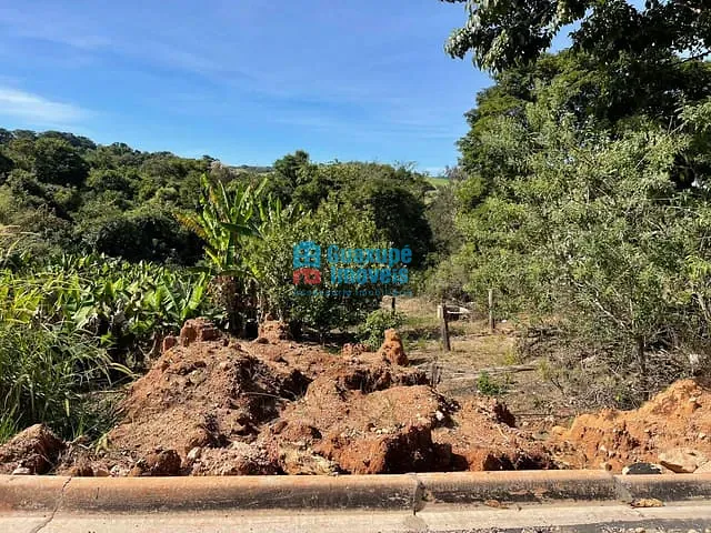 Terreno com 1215m², à venda, no bairro Chácaras Bom Jardim em Guaxupé
