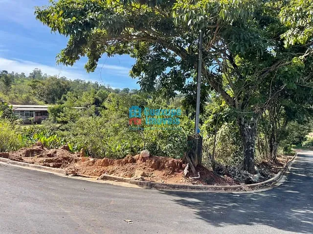 Terreno com 1215m², à venda, no bairro Chácaras Bom Jardim em Guaxupé