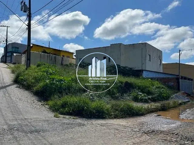 Terreno com 245m², à venda, no bairro Jardim Califórnia em Pouso Alegre