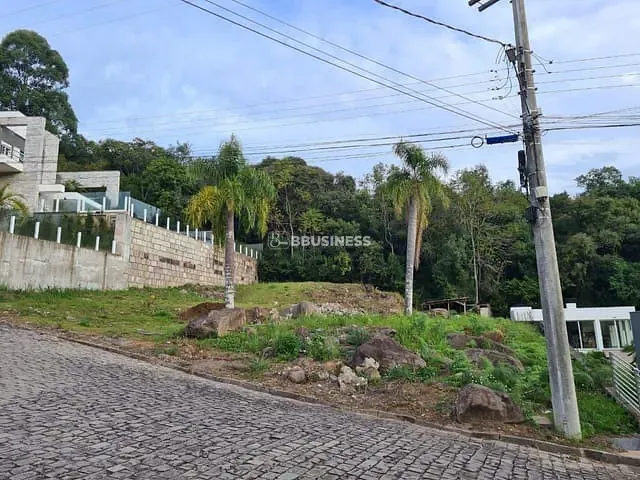 Terreno com 968m², à venda, no bairro Nossa Senhora da Saúde em Caxias do Sul