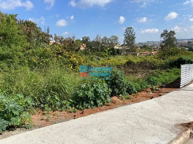 Terreno com 300m², à venda, no bairro Recreio dos Bandeirantes em Guaxupé