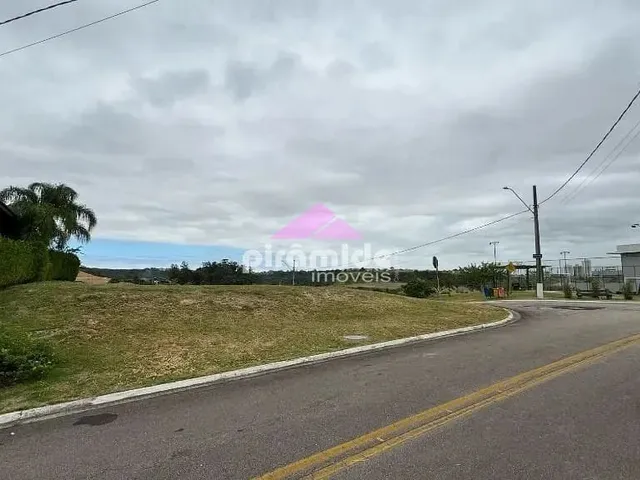 Terreno com 806m², à venda, no bairro Jardim Torrao de Ouro em São José Dos Campos