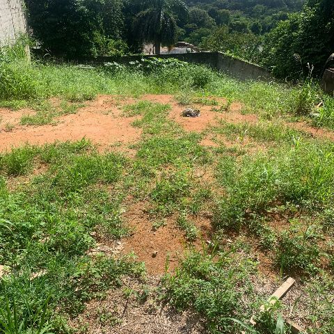 Terreno com 438m², à venda, no bairro Parque São Domingos em Pindamonhangaba