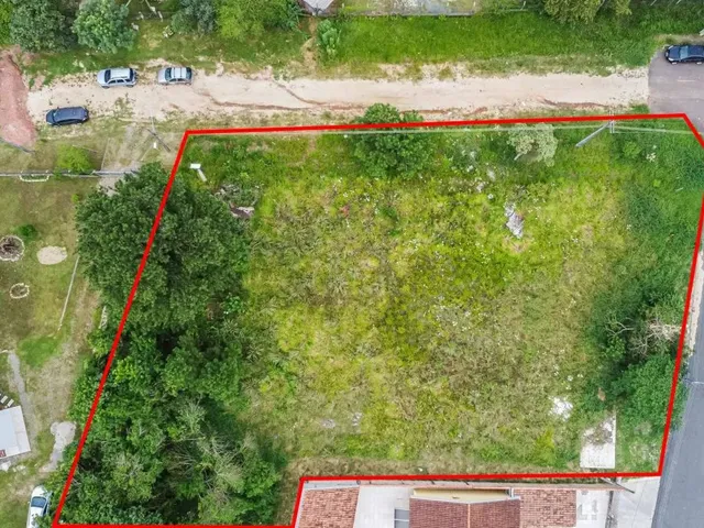 Terreno à venda, no bairro Jardim Giannini em Almirante Tamandaré