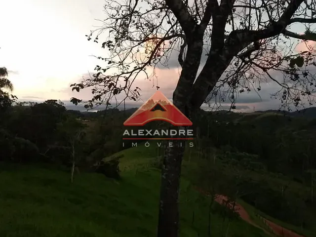 Terreno com 1750m², à venda, no bairro Freitas em São José dos Campos