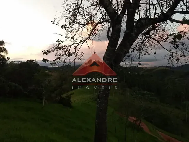 Terreno com 1750m², à venda, no bairro Freitas em São José dos Campos