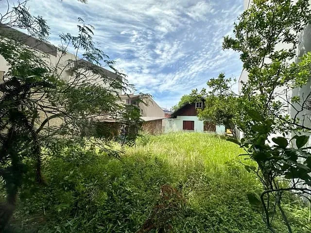 Terreno com 334m², à venda, no bairro Petrópolis em Caxias do Sul