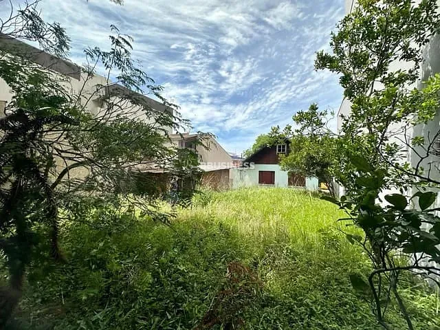 Terreno com 334m², à venda, no bairro Petrópolis em Caxias do Sul