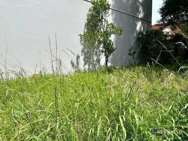 Terreno com 334m², à venda, no bairro Petrópolis em Caxias do Sul