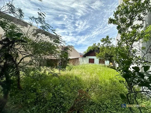Terreno com 334m², à venda, no bairro Petrópolis em Caxias do Sul