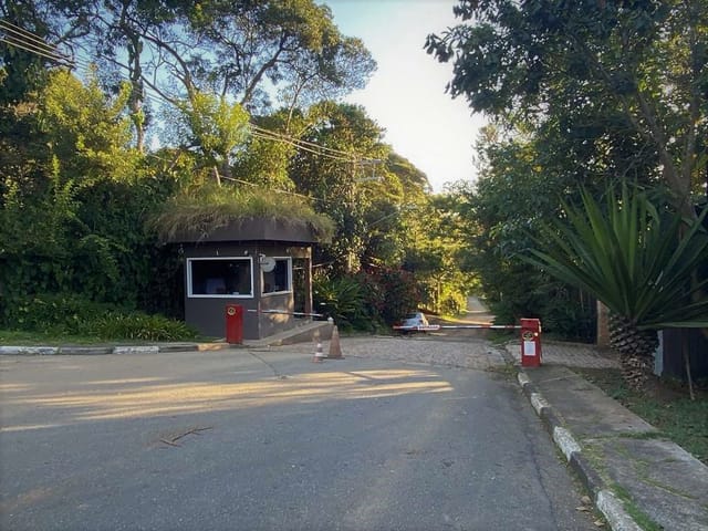 Terreno com 928m², à venda, no bairro Vila Santo Antônio em Cotia