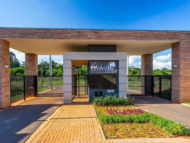 Terreno à Venda em Condomínio Fechado  – Infraestrutura Completa