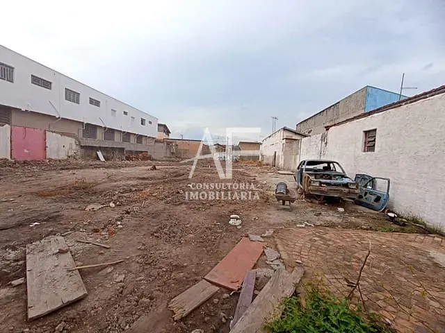 Terreno com 1000m², à venda, no bairro Vila Aparecida em Taubaté