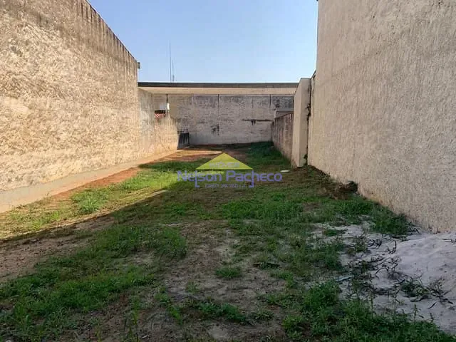 Terreno com 392m², à venda, no bairro Centro em Capivari
