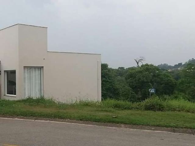 Terreno com 579m², à venda, no bairro Terras do Madeira em Carapicuíba