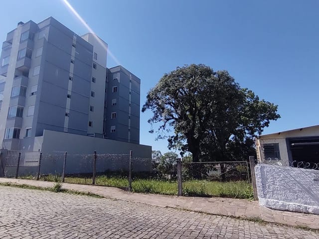 Terreno com 728m², à venda, no bairro Presidente Vargas em Caxias do Sul