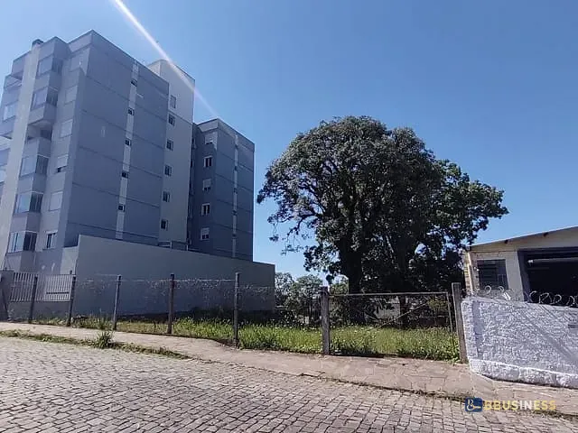 Terreno com 728m², à venda, no bairro Presidente Vargas em Caxias do Sul
