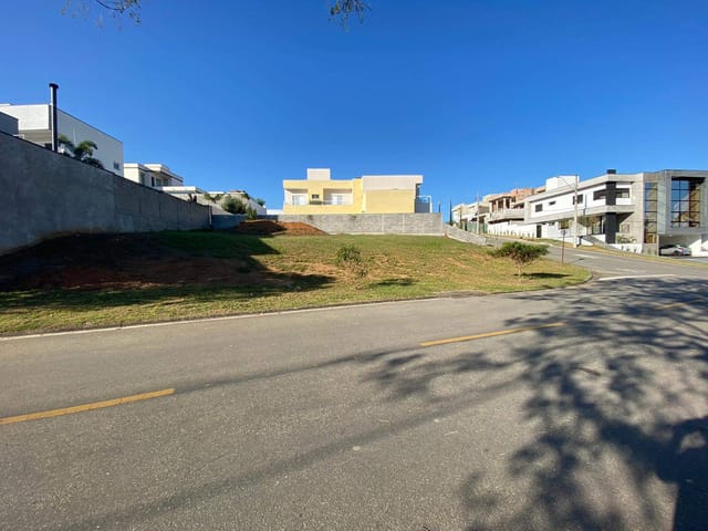 Terreno com 548m², à venda, no bairro Alto do Cardoso em Pindamonhangaba