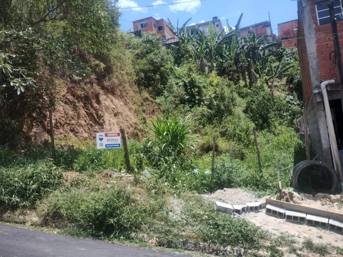 Terreno residencial para venda em Jardim Alegria, 300m²