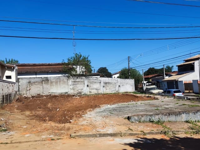 Terreno com 340m², à venda, no bairro Santana em Pindamonhangaba