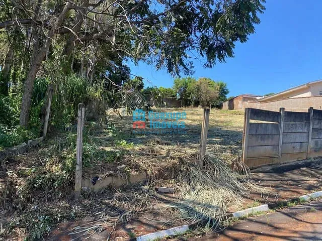 Terreno com 1500m², à venda, no bairro Recreio dos Bandeirantes em Guaxupé