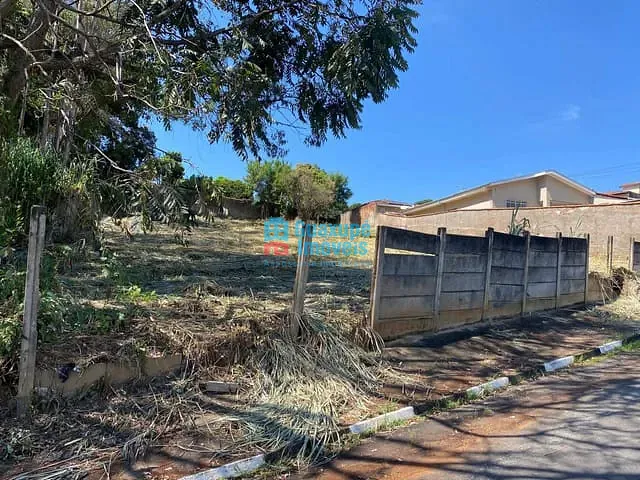 Terreno com 1500m², à venda, no bairro Recreio dos Bandeirantes em Guaxupé