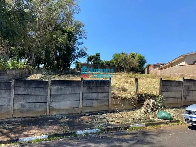 Terreno com 1500m², à venda, no bairro Recreio dos Bandeirantes em Guaxupé