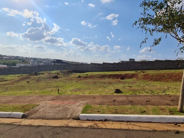 Terreno com 268m², à venda, no bairro Parque Tauá em Londrina