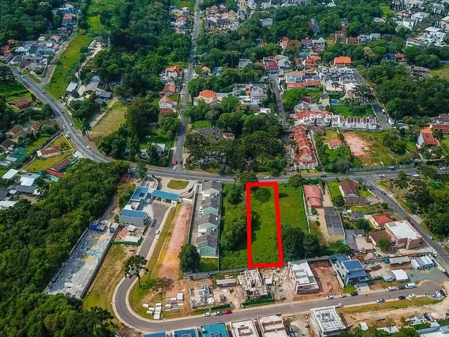 Terreno à venda, no bairro Santa Felicidade em Curitiba