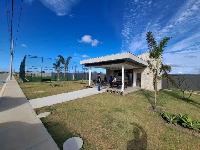 Terreno com 299m², à venda, no bairro Parque Tarcisio Miranda em Campos dos Goytacazes