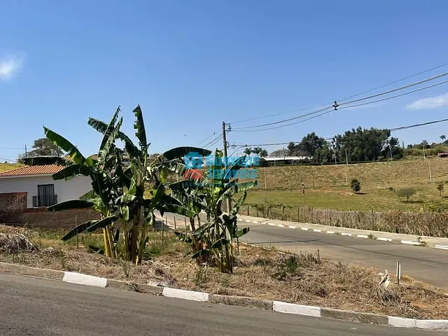 Terreno com 268m², à venda, no bairro Residencial Aroeira III em Guaxupé