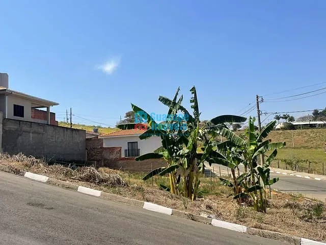 Terreno com 268m², à venda, no bairro Residencial Aroeira III em Guaxupé