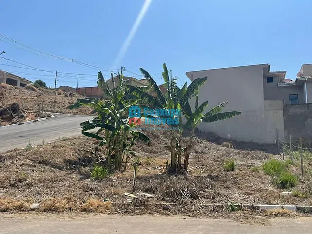 Terreno com 268m², à venda, no bairro Residencial Aroeira III em Guaxupé