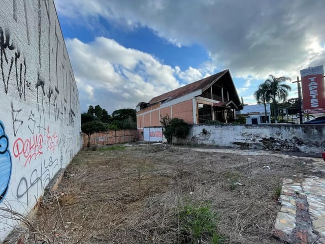 Terreno com 558m², à venda, no bairro Santa Felicidade em Curitiba
